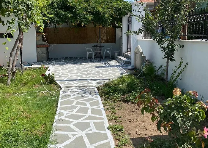 Yaya House * 斯卡拉索提罗斯